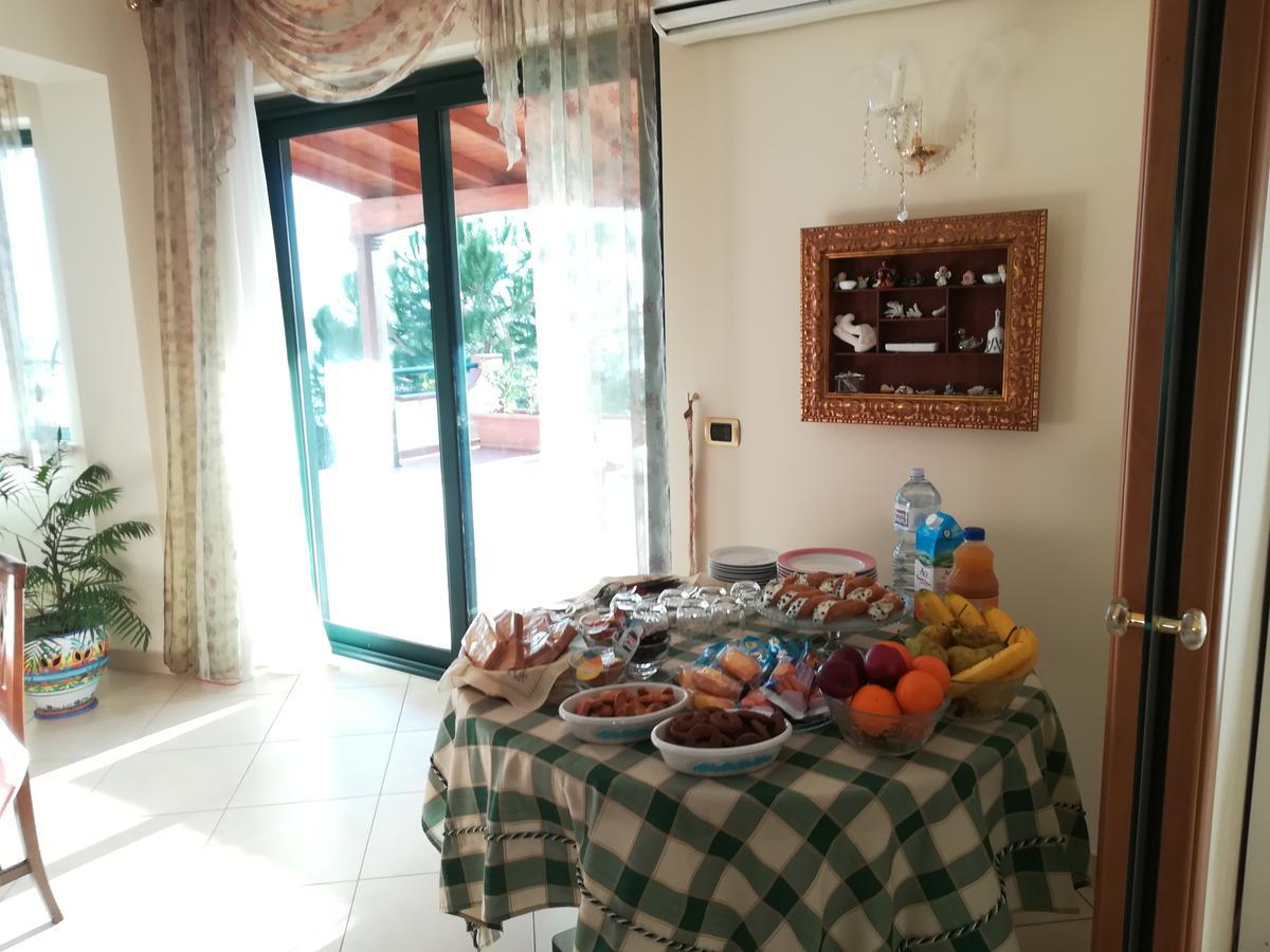 לינה וארוחת בוקר La Collina Capo dʼOrlando מראה חיצוני תמונה