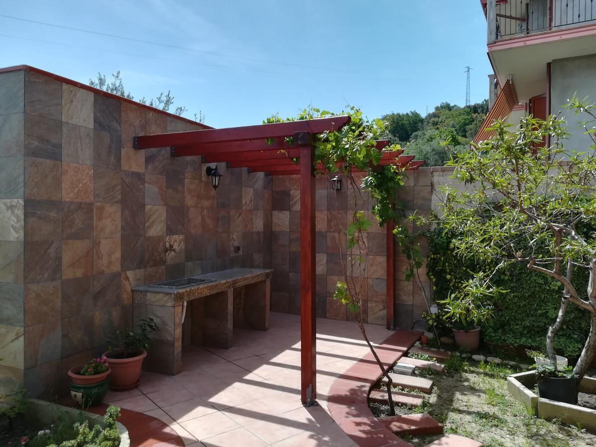 לינה וארוחת בוקר La Collina Capo dʼOrlando מראה חיצוני תמונה